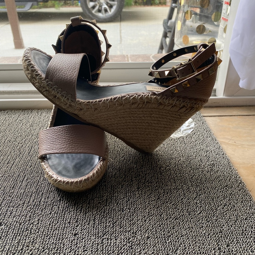 Valentino Garavani Blush Wedge Espadrilles - Picture 4 of 6